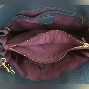 Zenith 100% genuine pebbled‎ leather blue purse. ♥️